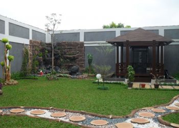 Taman, Kolam dan Gzabo di Perumahan Modernland Tangerang