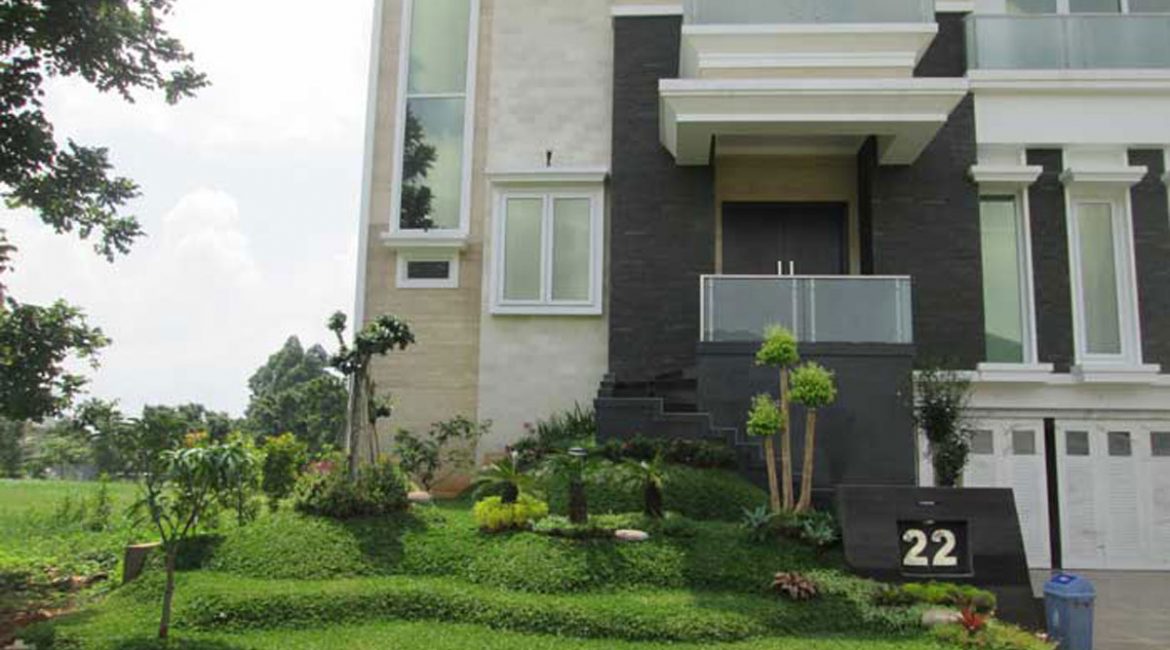 Pembuatan Taman Minimalis di Cluster Onix, Perumahan Modernland Tangerang