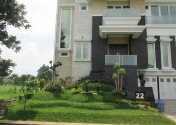 Pembuatan Taman Minimalis di Cluster Onix, Perumahan Modernland Tangerang